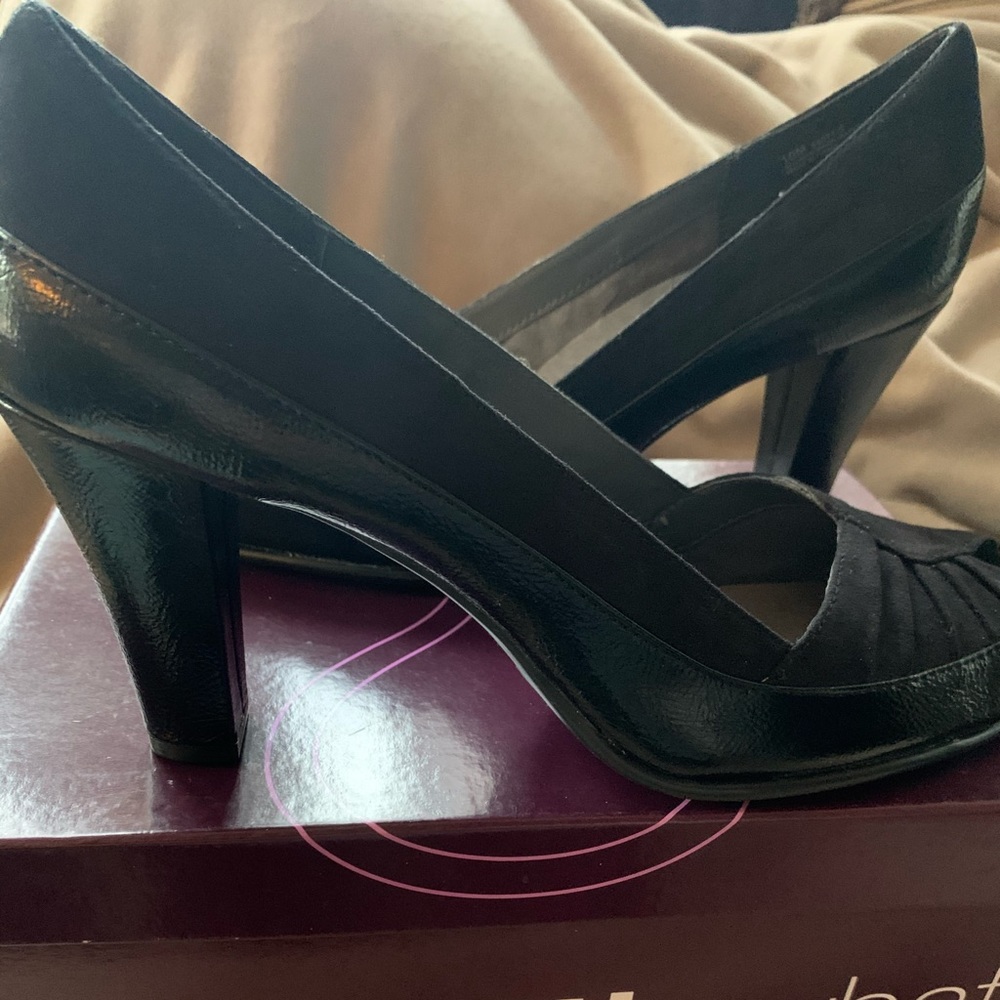 Aerosoles two Tone Black Pump size 10